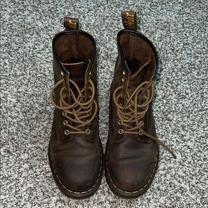 Dr. Martens 1460 CRAZY HORSE LEATHER LACE UP BOOTS
